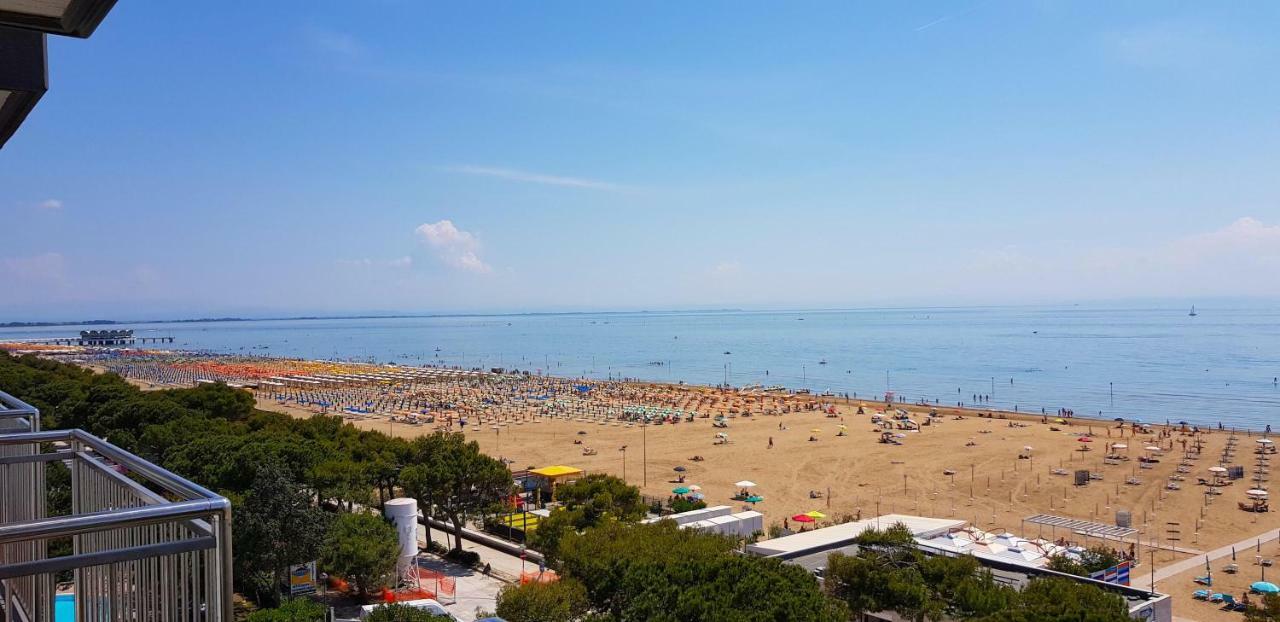 International Villa Lignano Sabbiadoro Dış mekan fotoğraf